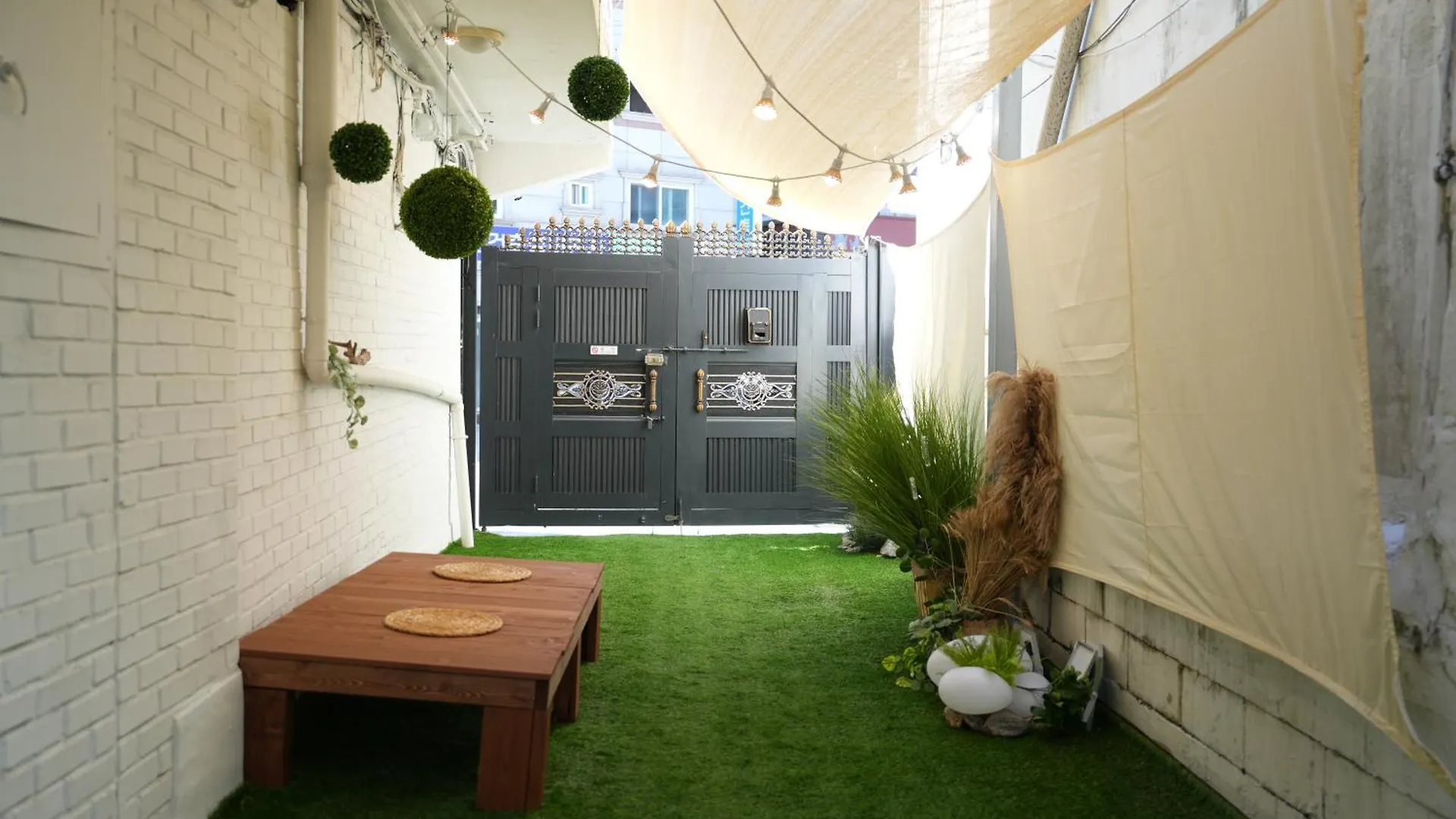 New, Private, 3 Rooms, Hongdae, 6 Persons Soul 0*,  Jižní Korea