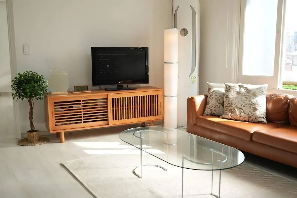 New, Private, 3 Rooms, Hongdae, 6 Persons Soul Apartmán